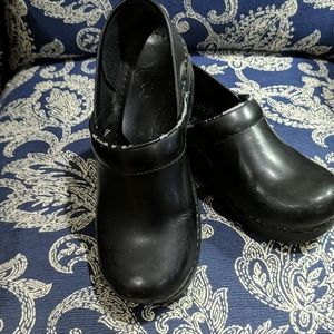 Dansko Leather clogs size 39